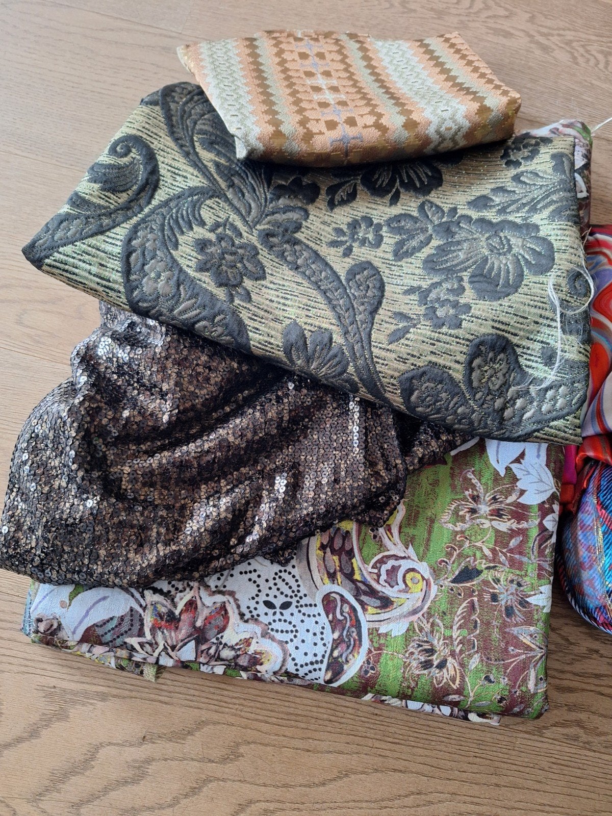 Stoffenpakket met diverse prints en materialen, Overige materialen, Meerkleurig, Ophalen of Verzenden, 30 tot 120 cm