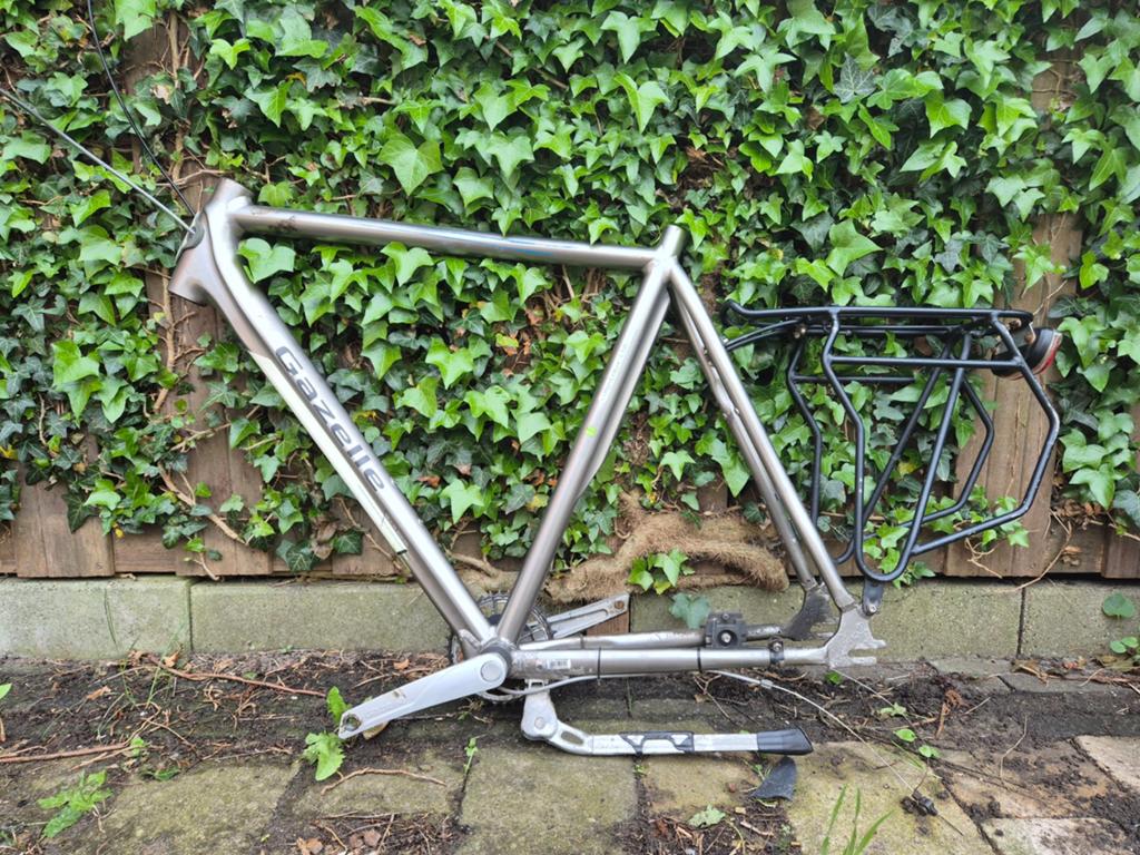 Gazelle Montreux Ltd. fietsframe 61 cm met bagagedrager, Fietsen en Brommers, Fietsonderdelen, Ophalen, Frame, Gebruikt, Toerfiets