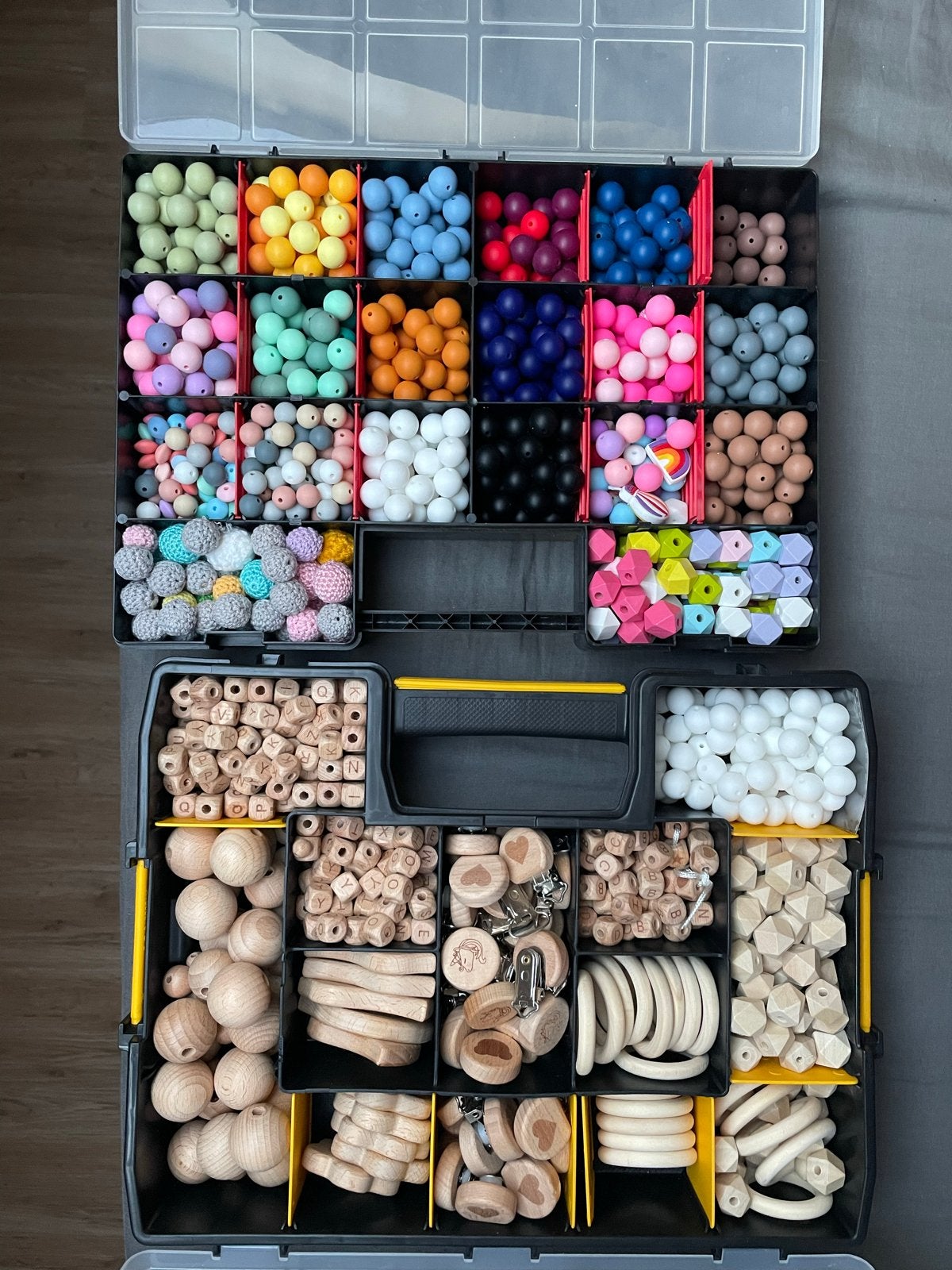Grote set kralen en houten onderdelen voor knutselen, Hobby en Vrije tijd, Kralen en Sieraden maken, Ophalen of Verzenden, Nieuw