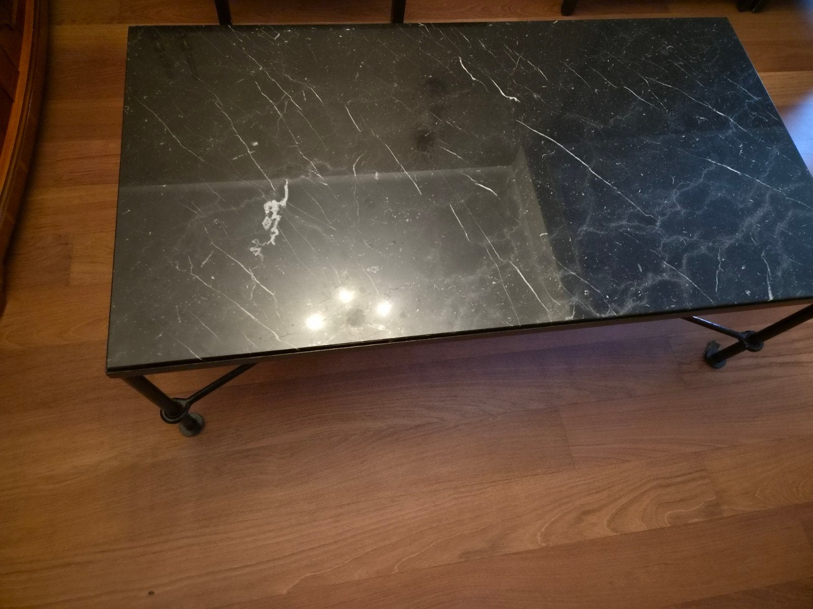 Design tafel gietijzer met marmer, Huis en Inrichting, Ophalen, Gebruikt, 100 tot 150 cm, 50 tot 100 cm