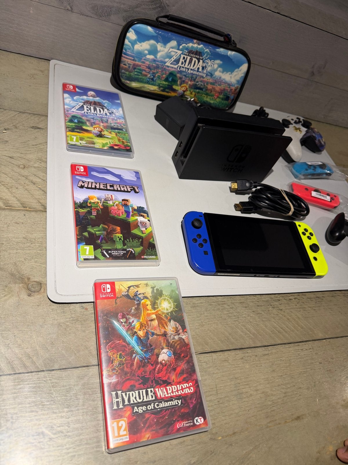 Nintendo Switch met Zelda, Minecraft en Hyrule Warriors, Ophalen of Verzenden, Zo goed als nieuw, Nvt, Nvt