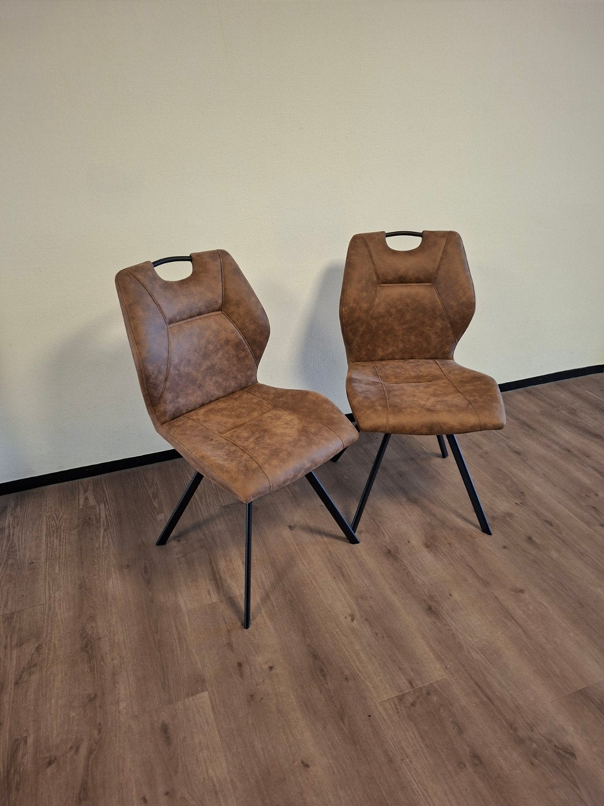 Set van 2 eetkamerstoelen - zo goed als nieuw, Ophalen, Twee, Bruin, Zo goed als nieuw