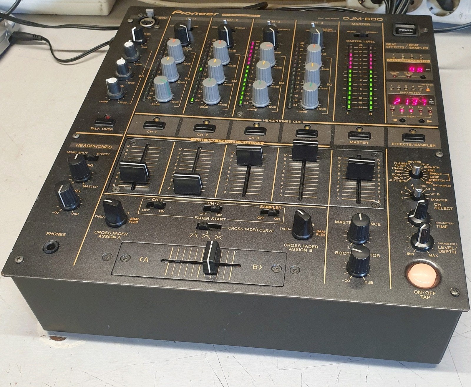 pioneer mengpaneel mixer DJM-600 mengtafel, Ophalen of Verzenden, Gebruikt, Microfooningang
