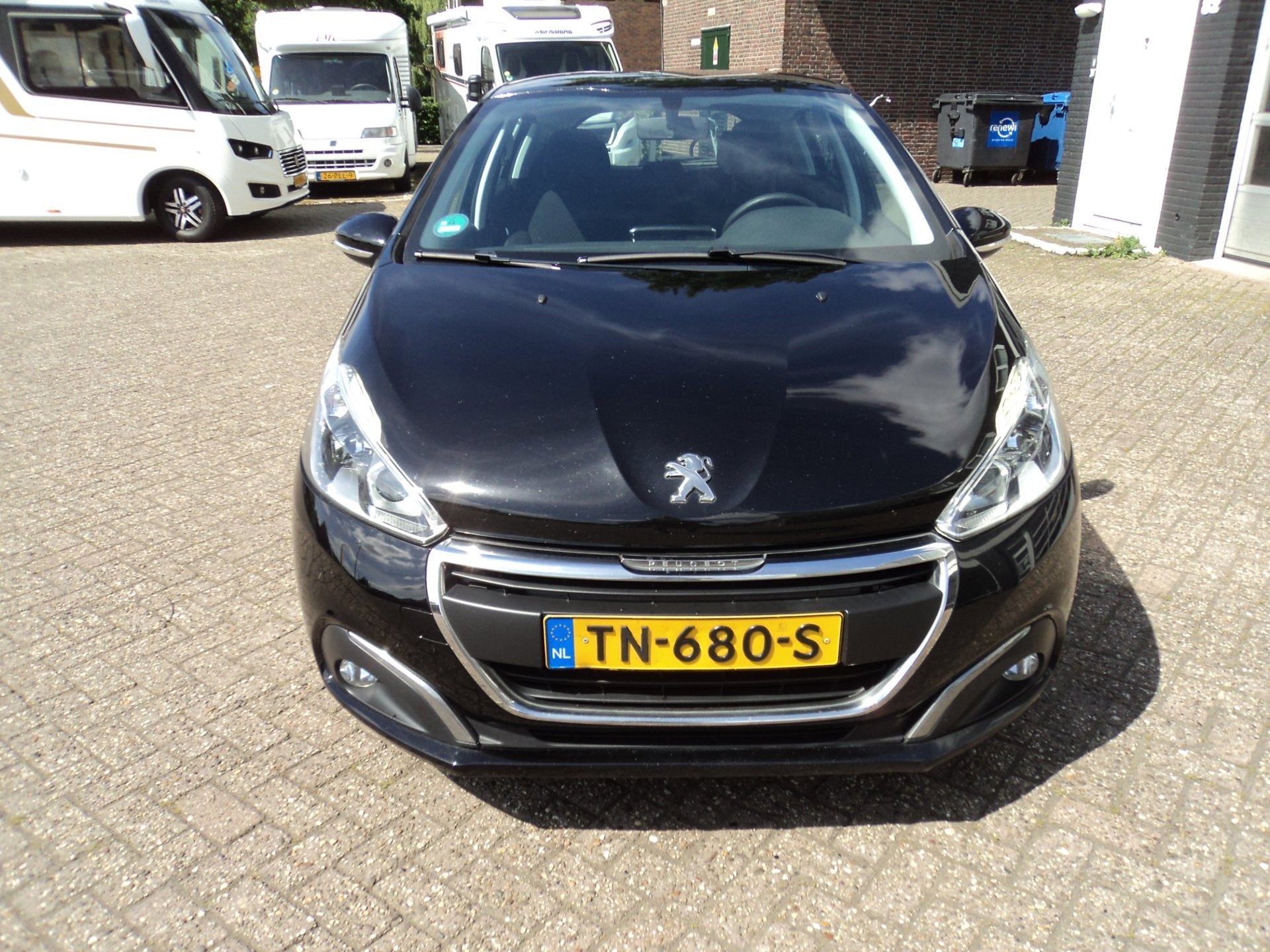 Peugeot 208 1.2 PureTech Blue Lion Cruise Navi Trekhaak, Auto's, Peugeot, Voorwielaandrijving, Stof, Gebruikt, 1199 cc