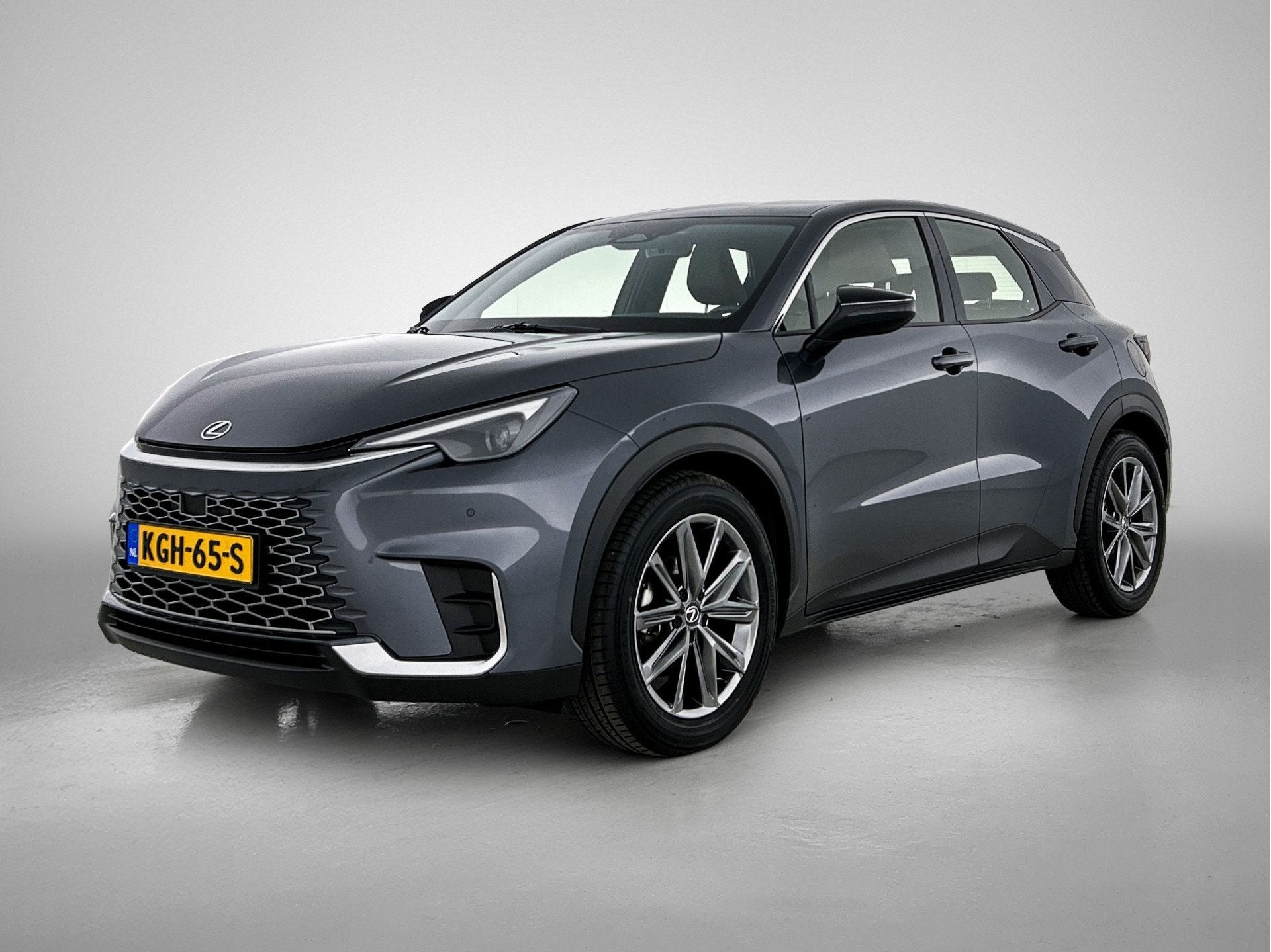 Lexus LBX Elegant 2WD | 18" LM Velgen | Stoelverwarming | Le, Auto's, 12 maanden, 136 pk, Gebruikt, 750 kg