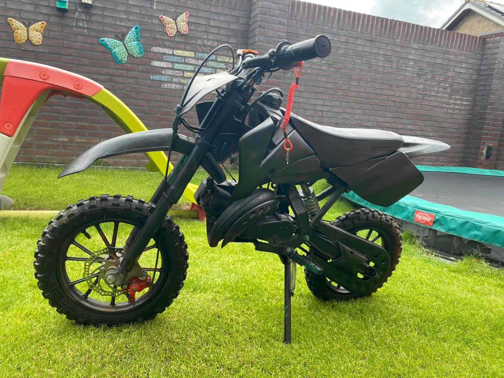 Zwarte mini dirtbike / Pitbike, Fietsen en Brommers, Minibikes, Midibikes en Pitbikes, Ophalen, Gebruikt, 50 cc, Schijfrem