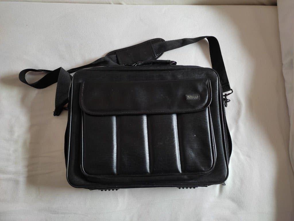 Laptop tassen, Ophalen of Verzenden, 17 inch of meer, Gebruikt, Zwart