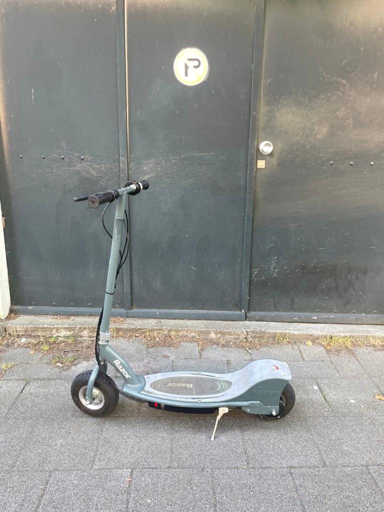 Elektrische step Razor E300 goede staat., Ophalen, Zo goed als nieuw, Elektrische step (E-scooter)