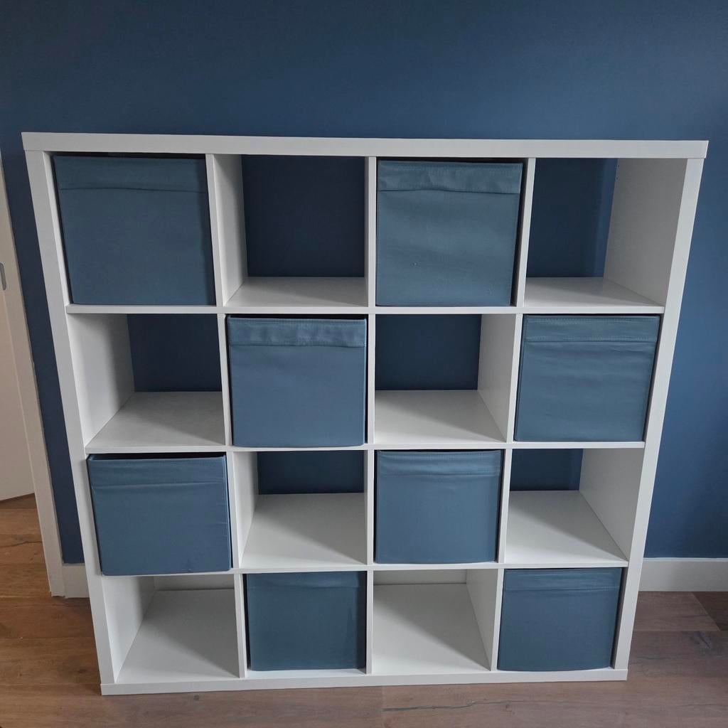 IKEA Kallax Kast Wit met Bakken Dröna Blauw, Huis en Inrichting, Kasten | Wandmeubels, Ophalen, Met plank(en), 100 tot 150 cm