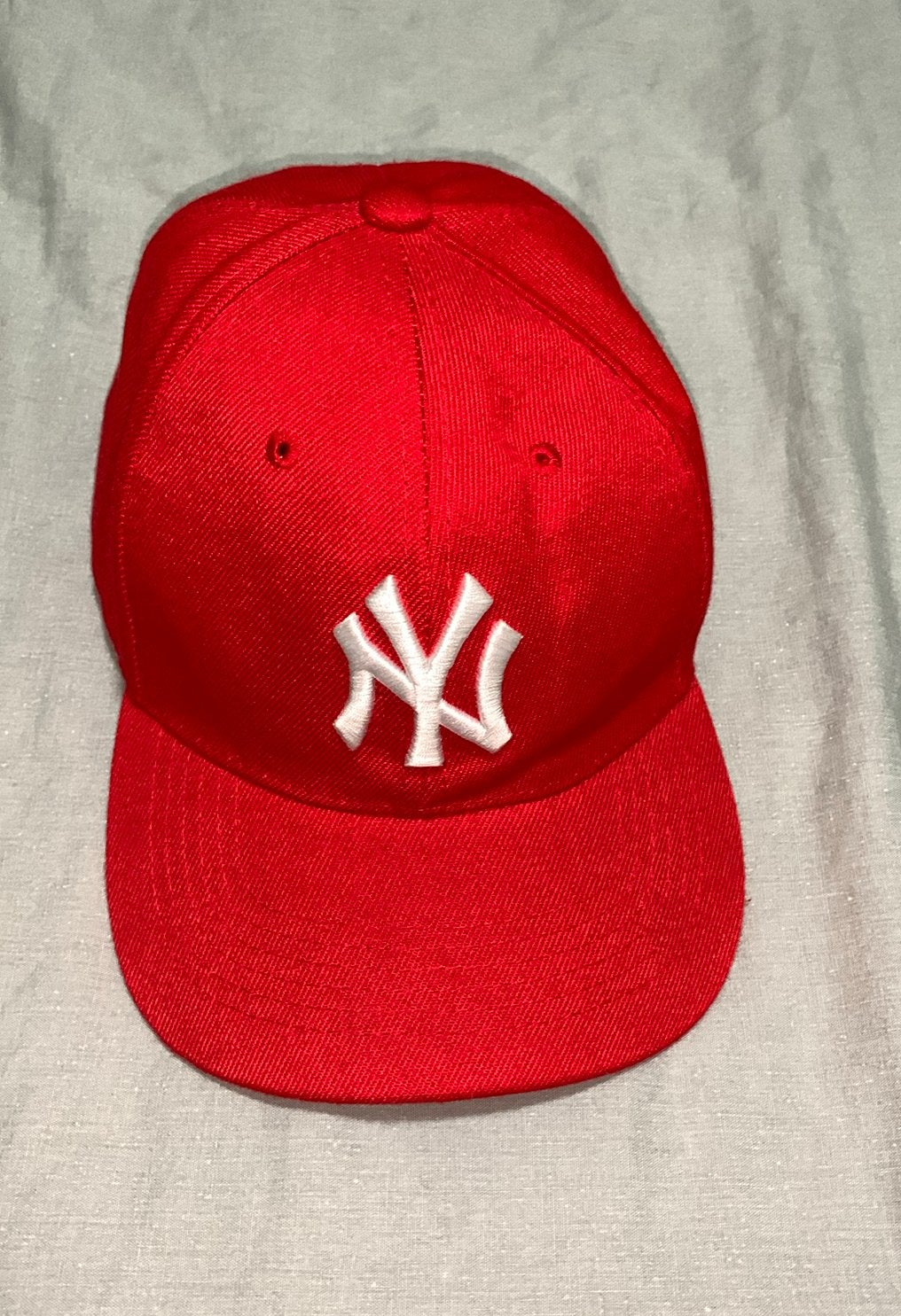 New Yorker pet kleur:rood, Ophalen of Verzenden, Zo goed als nieuw, One size fits all, Pet