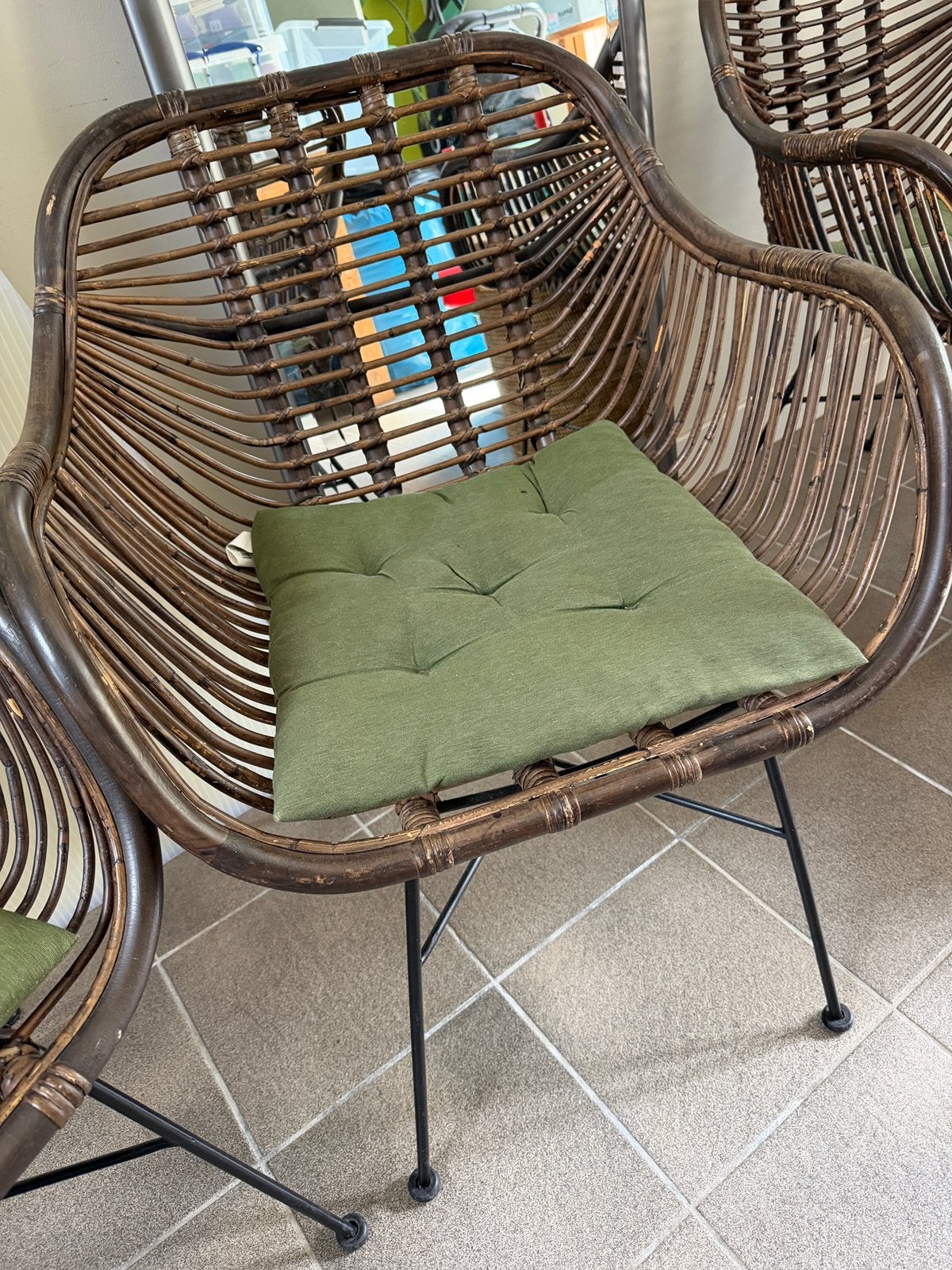 6 Rotan stoelen incl groen kussen zo goed als nieuw, Tuin en Terras, Ophalen, Zo goed als nieuw, Rotan