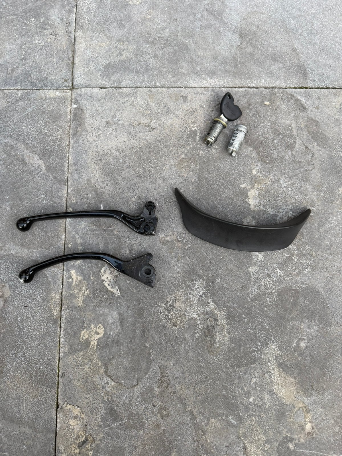 Vespa sprint contactslot rem hendels kilometerteller spoiler, Ophalen, Gebruikt, Overige typen, Vespa