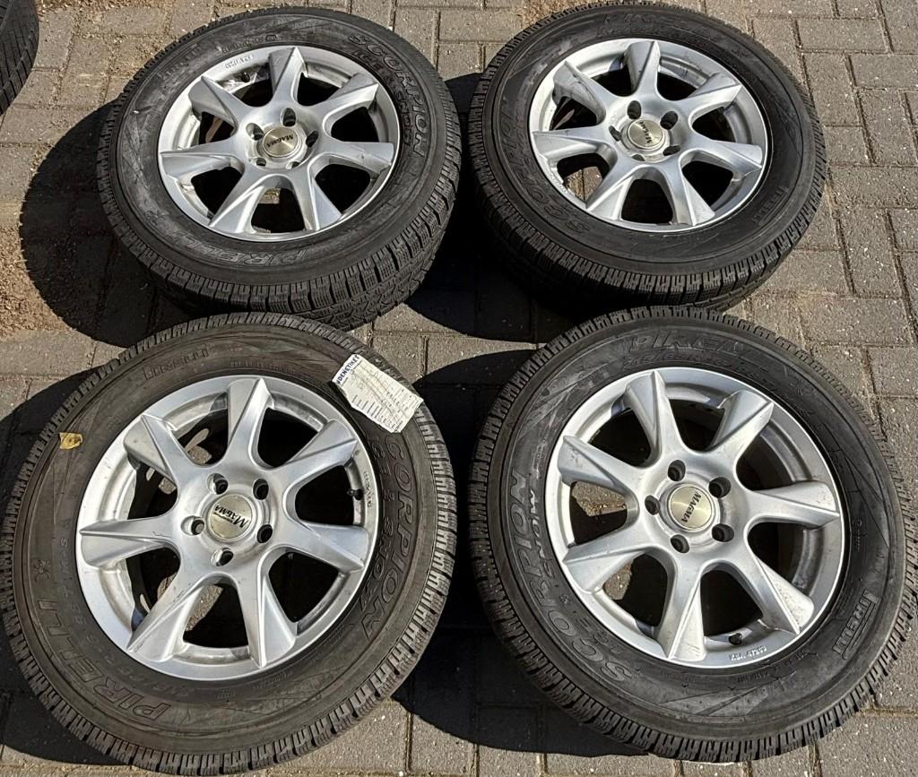 BMW X1 wielen Magma 7spaak zilver Pirelli winterbanden 5-6mm, Auto-onderdelen, Banden en Velgen, Ophalen, 16 inch, Banden en Velgen