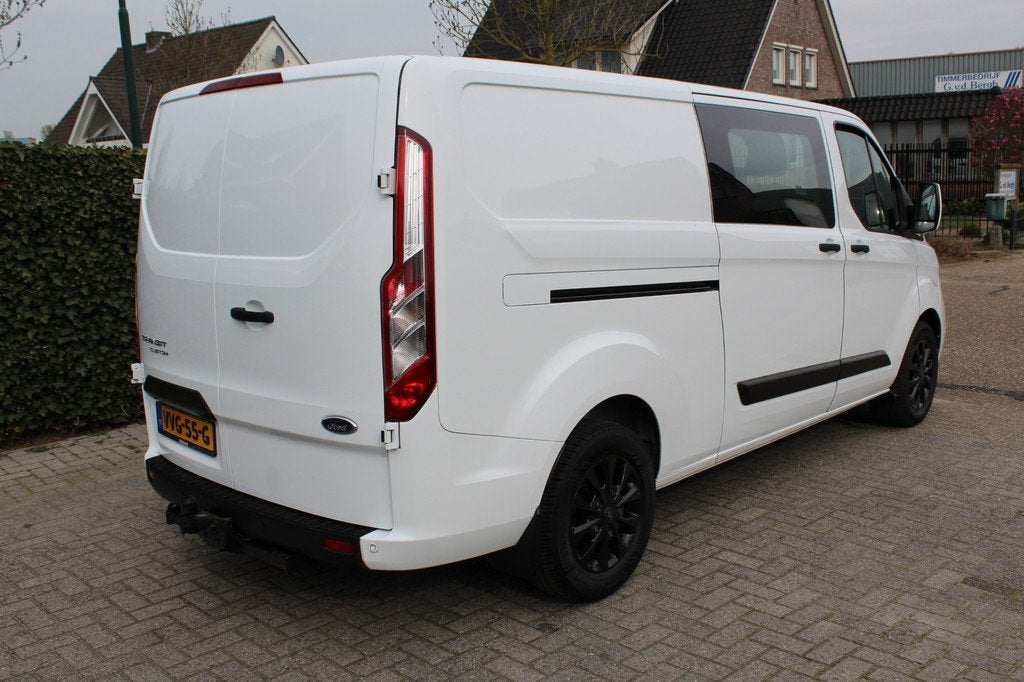 Ford Transit Custom 320 2.0 TDCI 130PK Euro6 L2H1 Trend DC D, Auto's, Voorwielaandrijving, 4 cilinders, 2800 kg, Wit