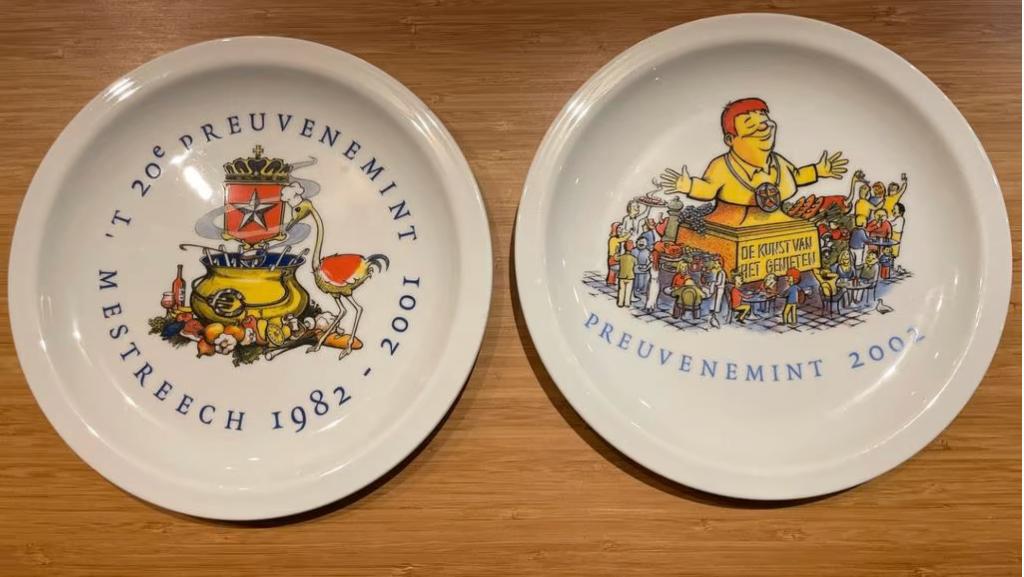 Mosa Preuvenemint borden 2001 & 2002 Maastricht, Gebruikt, Ophalen of Verzenden, Bord(en), Overige stijlen