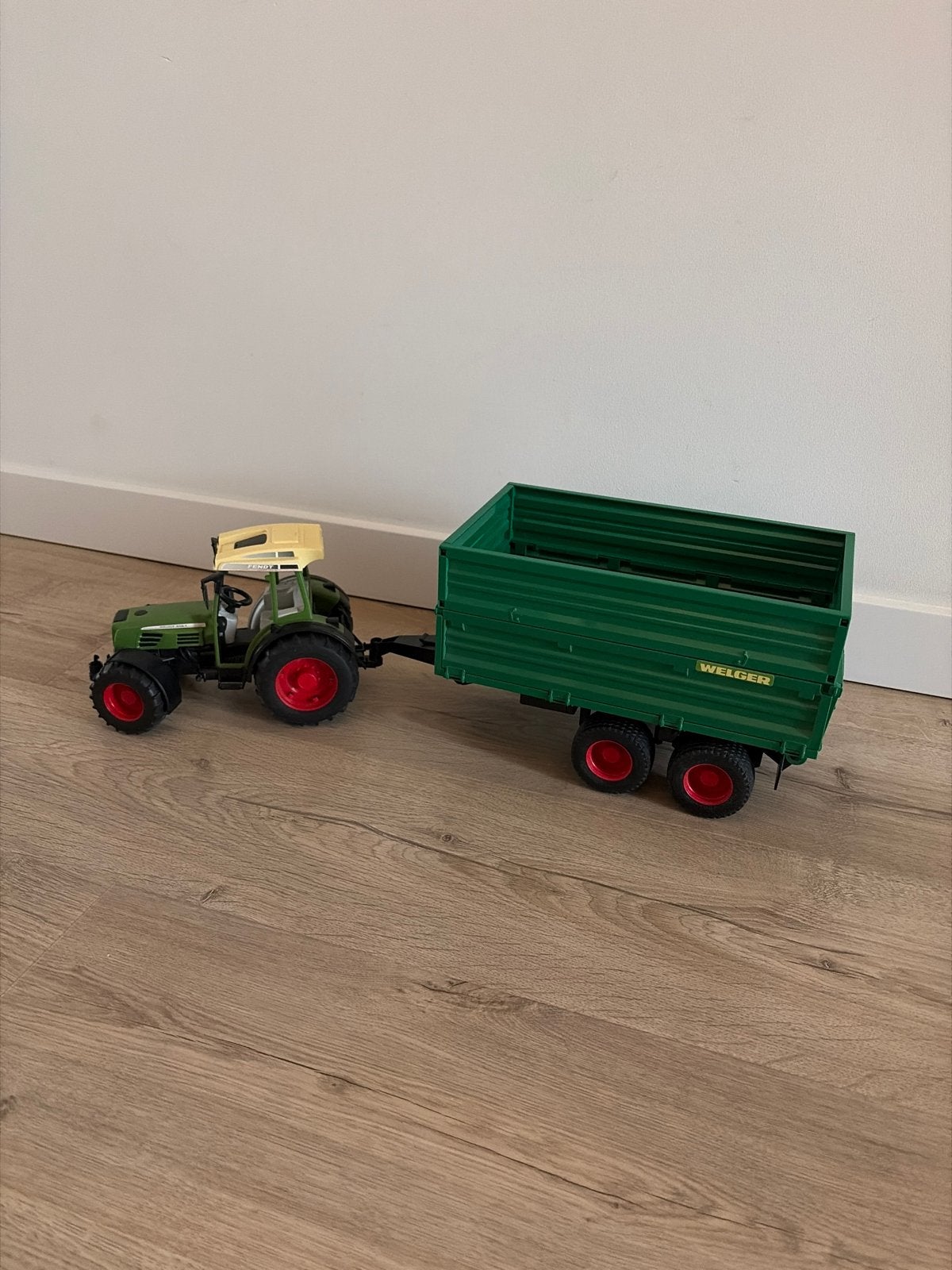 Fendt tractor met aanhanger Bruder, Kinderen en Baby's, Speelgoed | Speelgoedvoertuigen, Ophalen of Verzenden, Gebruikt
