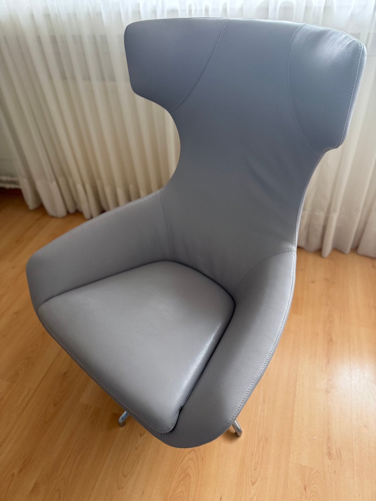 Leolux Caruzzo met hocker en hoofdkussen, Ophalen of Verzenden, Zo goed als nieuw, Modern, Leer