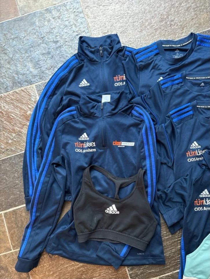 Grote set CIOS Arnhem sportkleding en tas (Nike, Adidas), Blauw, Overige typen, Ophalen of Verzenden, Maat 36 (S)
