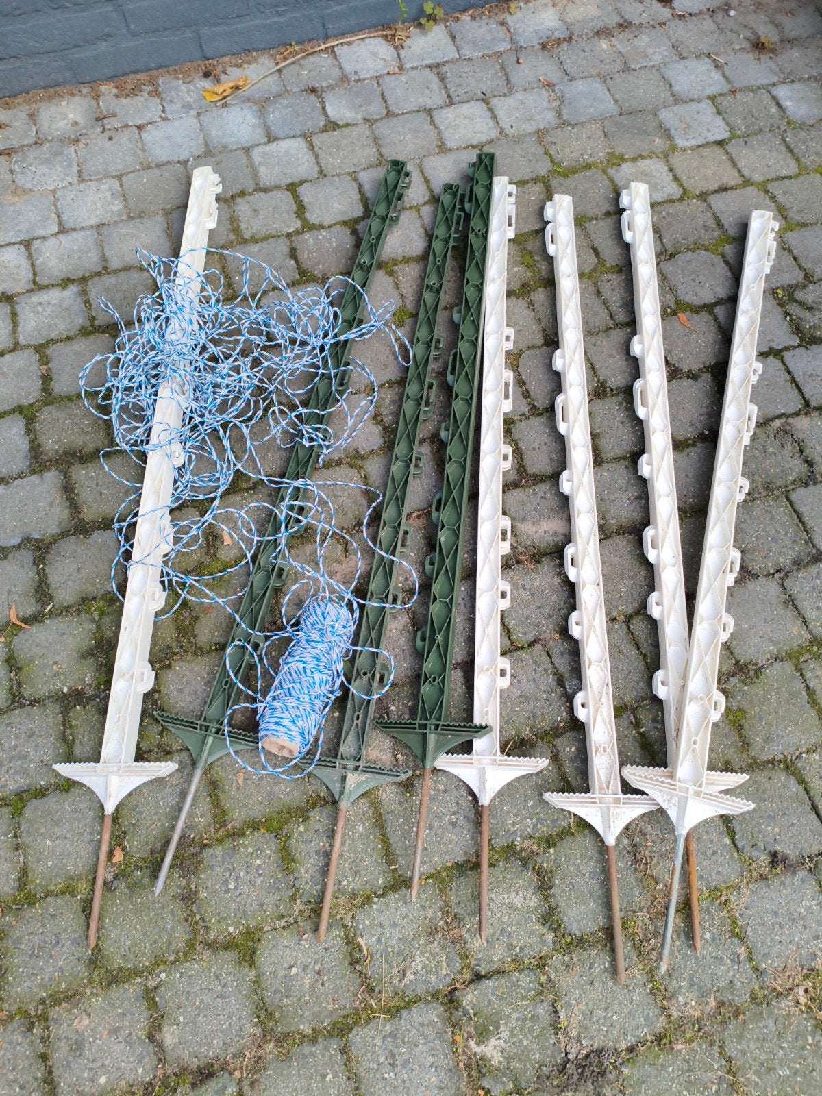 Afrasterpaaltjes met schrikdraad - 8 stuks, 90 cm, Ophalen, Zo goed als nieuw, Kunststof, Overige typen