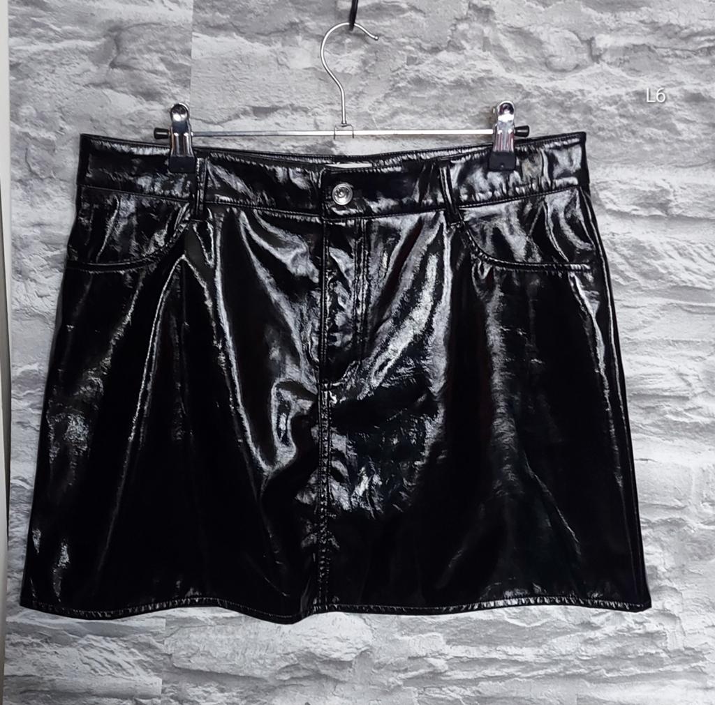 Kinky lak mini-rok L, Kleding | Dames, Rokken, Zo goed als nieuw, Maat 42/44 (L), Zwart, Boven de knie, Ophalen of Verzenden