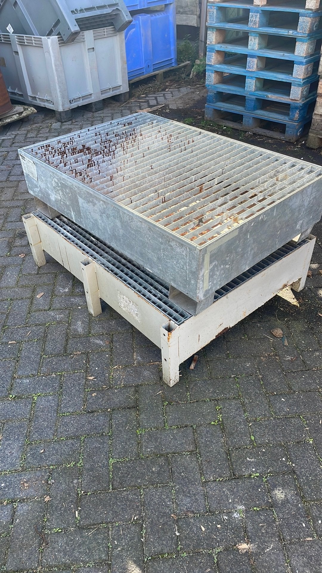 2 stalen lekbakken voor pallets 120x80, Ophalen, Gebruikt, Hout