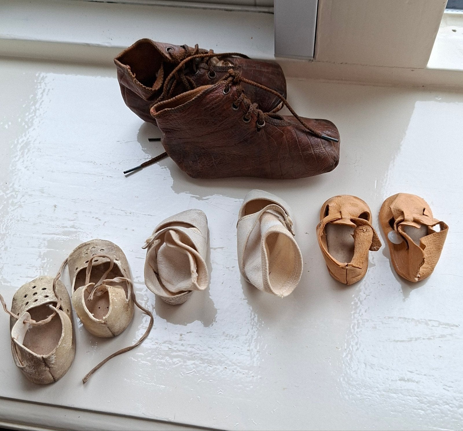 4 paar poppenschoentjes, Ophalen of Verzenden
