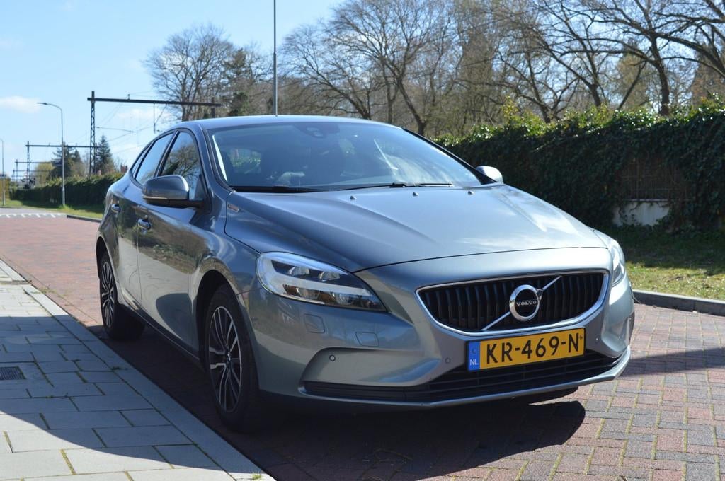 Volvo V40 2.0 D2 Kinetic Org NL/NAP/dealer onderh/camera, Voorwielaandrijving, Stof, Gebruikt, 4 cilinders