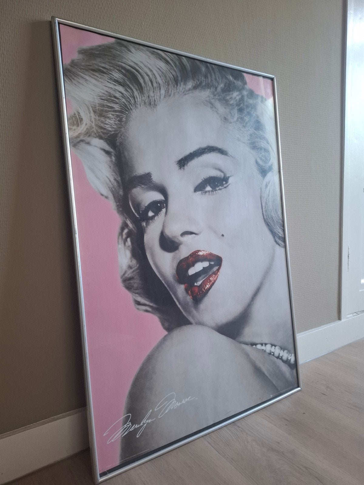 Marilyn Monroe grote poster in lijst, Ophalen, Gebruikt, Foto of Poster, 75 – 100