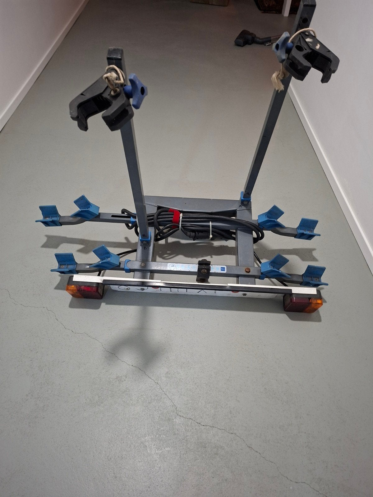 Stevige trekhaakdrager voor 2 fietsen, met verlichting, Auto diversen, Ophalen, 2 fietsen, Gebruikt, Trekhaakdrager