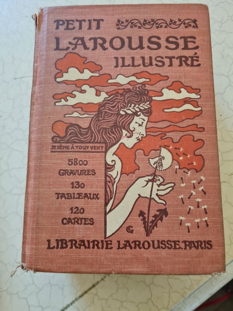 Antiek boek Petit Larouse