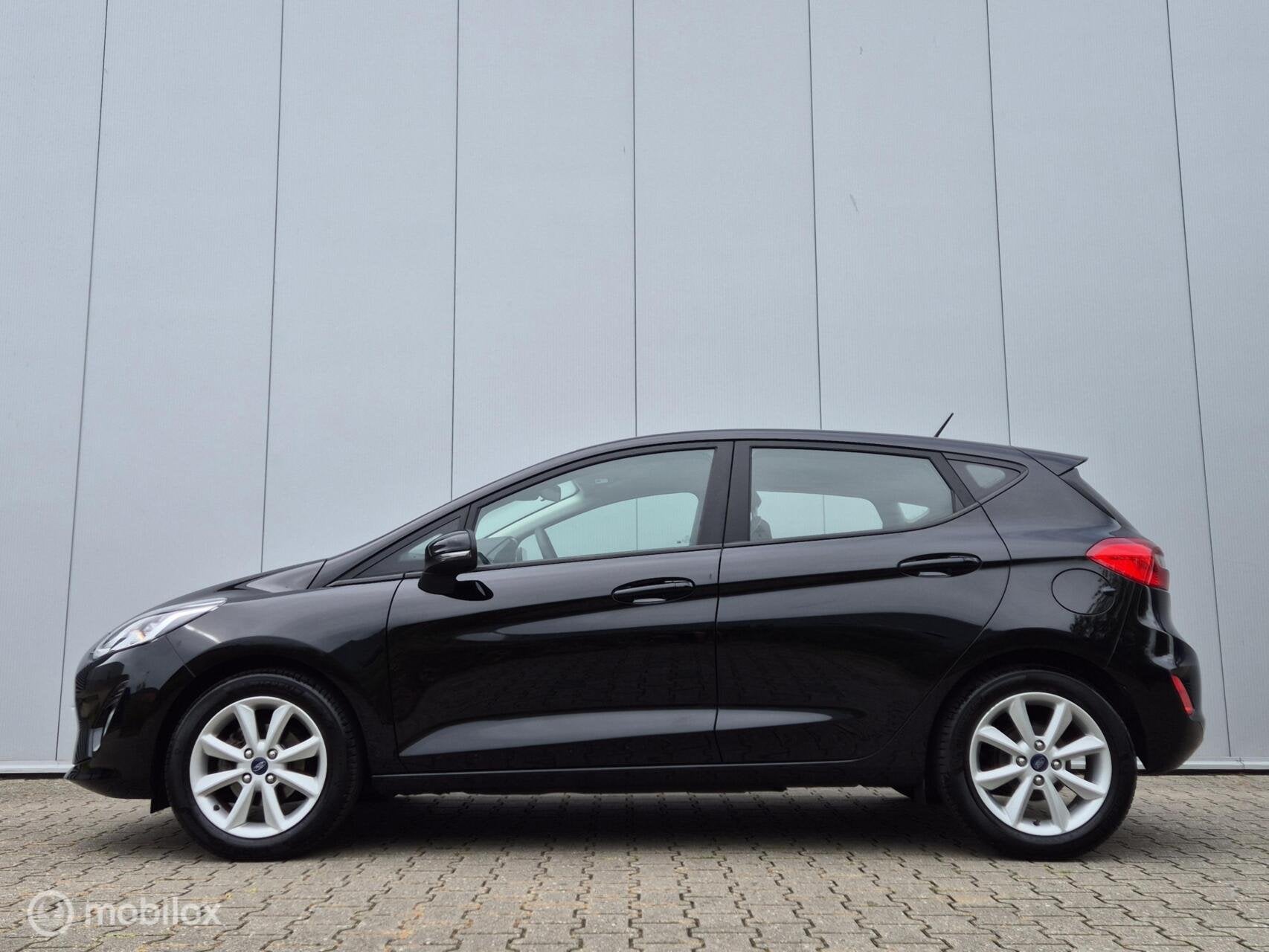 FORD FIESTA 1.1 TREND/AIRCO/PDC/16''LMV/CARPLAY/BLUETOOTH/LA, Voorwielaandrijving, Dealer onderhouden, 86 pk, Origineel Nederlands