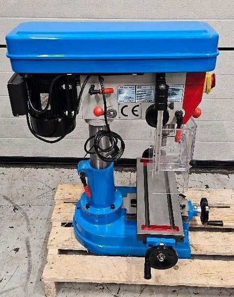 HBM 16 MM Boormachine / Freesmachine 230 Volt - 550 Watt., Ophalen of Verzenden, Zo goed als nieuw, Elektrisch, Overige soorten