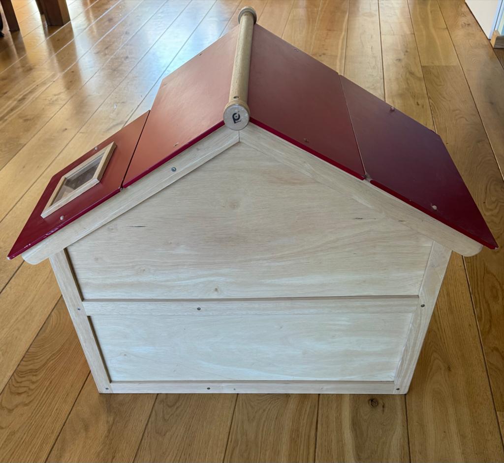 Houten poppenhuis met rood dak, Kinderen en Baby's, Speelgoed | Houten speelgoed, Ophalen, Gebruikt