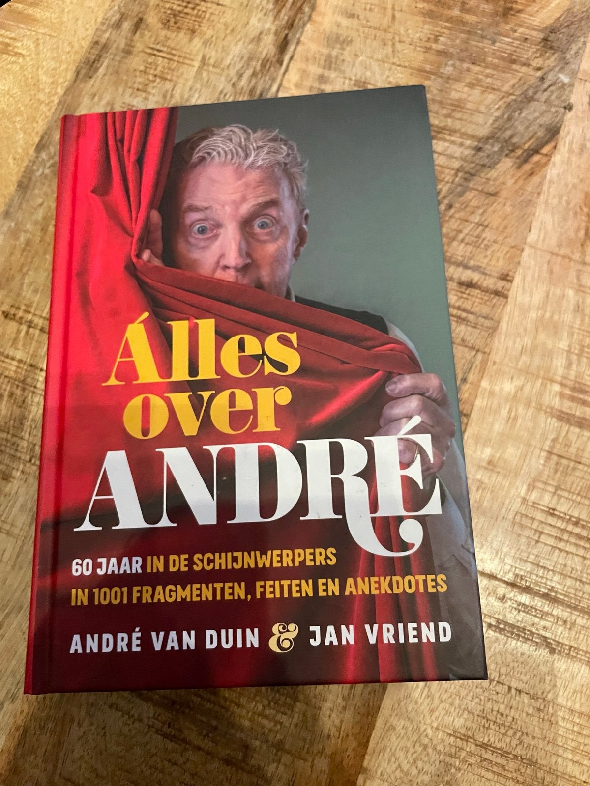 Alles over André - André van Duin & Jan Vriend, Boeken, Ophalen of Verzenden, Zo goed als nieuw, Film, Tv en Media