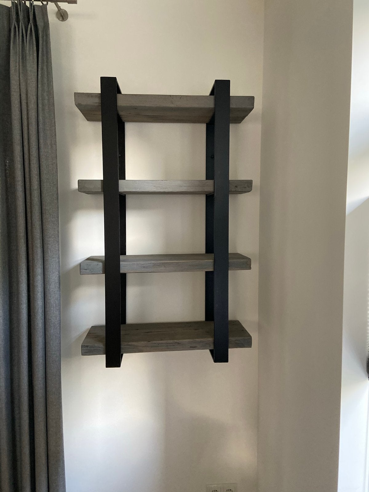 Uniek wandrek van steigerhout en staal - 113x70 cm, Ophalen, Zo goed als nieuw