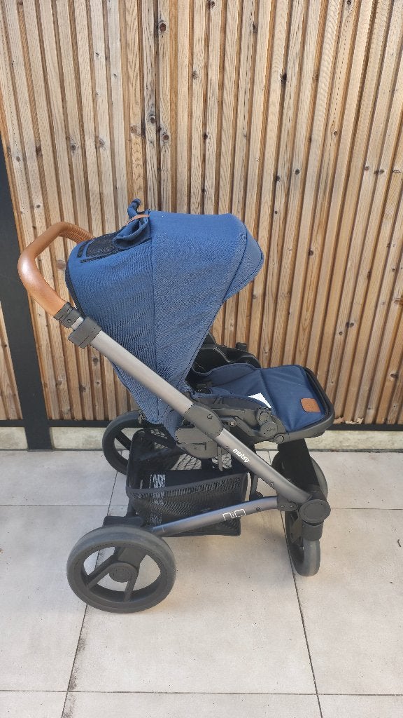 Mutsy Nio Buggy + wieg + toebehoren, Ophalen of Verzenden, Zo goed als nieuw, Overige merken