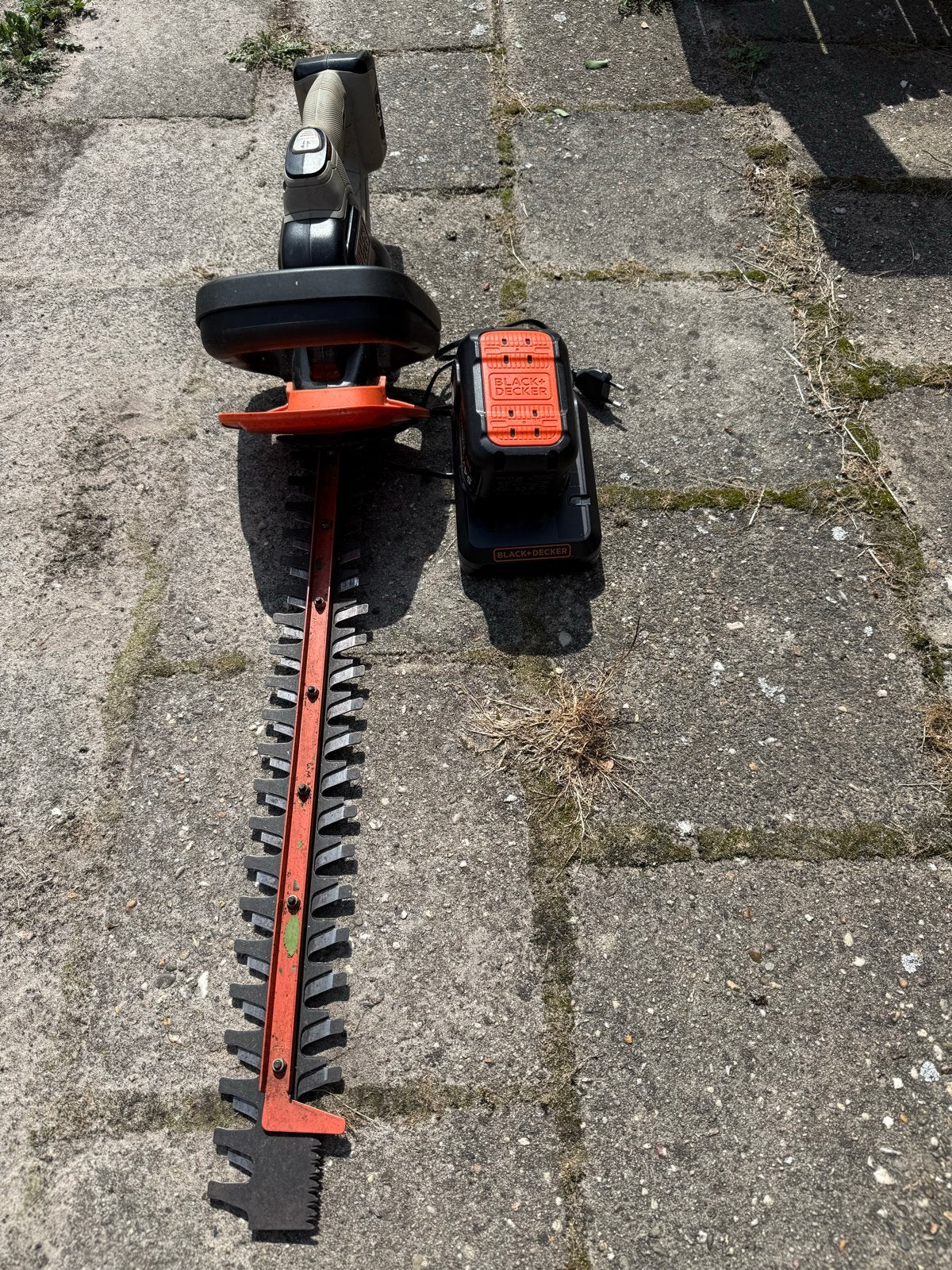 Black+Decker GTC5455PC Heggenschaar met Accu en Lader, Ophalen, Gebruikt, Accu