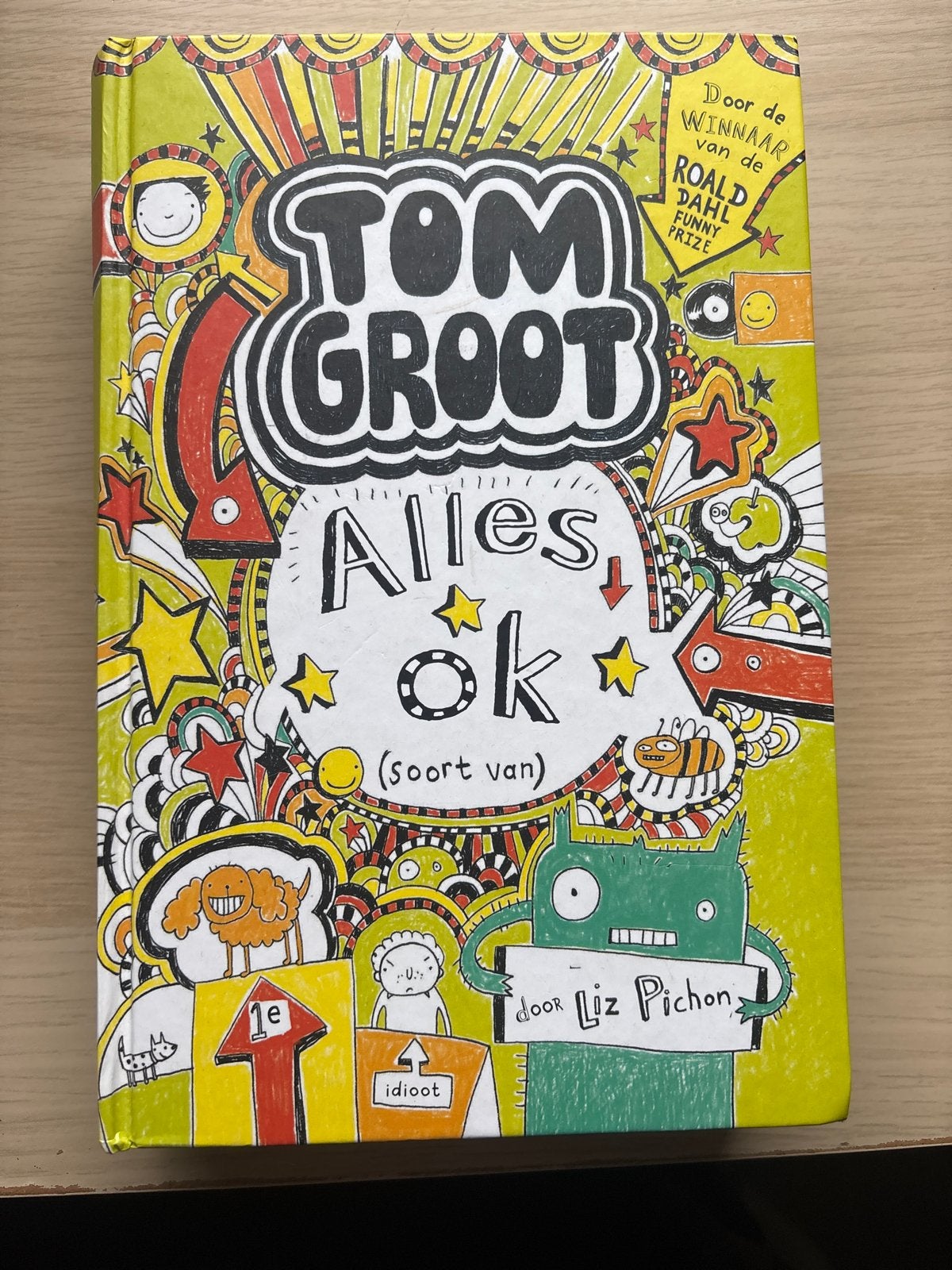 Tom Groot - Alles ok (soort van), Boeken, Ophalen of Verzenden, Zo goed als nieuw, Fictie, Liz Pichon