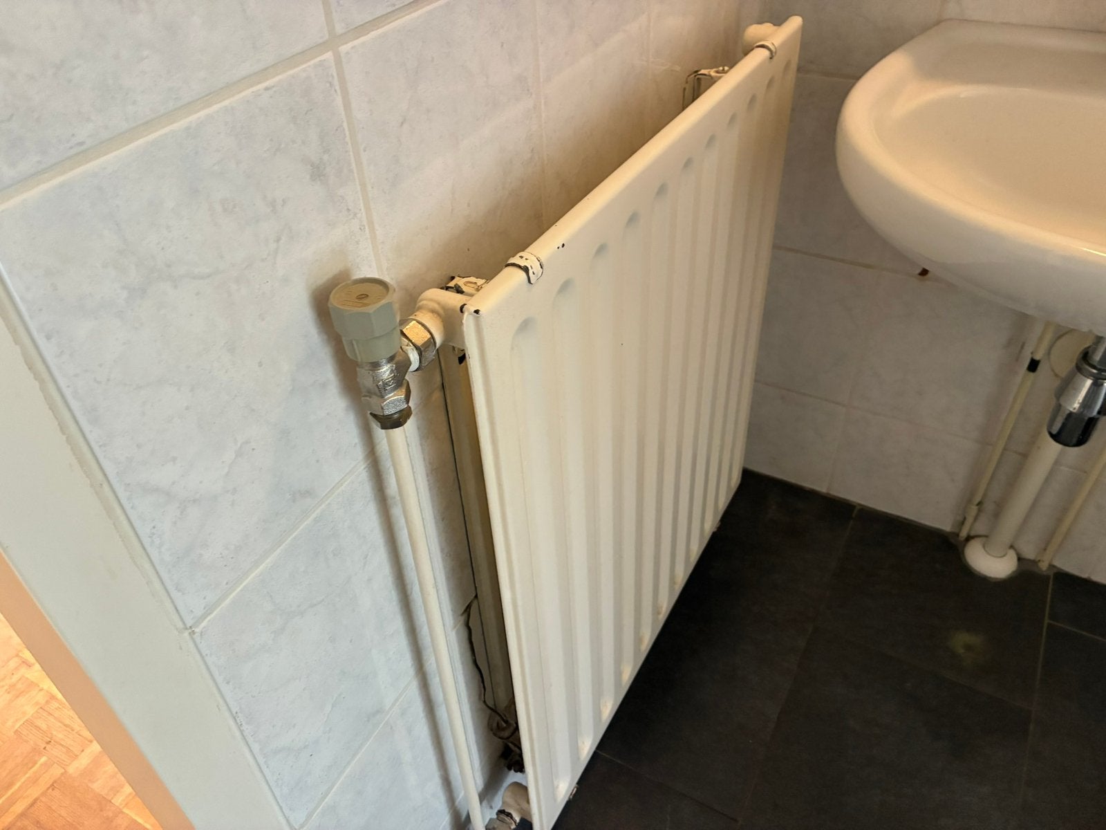 Radiator 80 hoog x 60cm breed compleet met beugels, Ophalen, 30 tot 80 cm, Gebruikt, Radiator