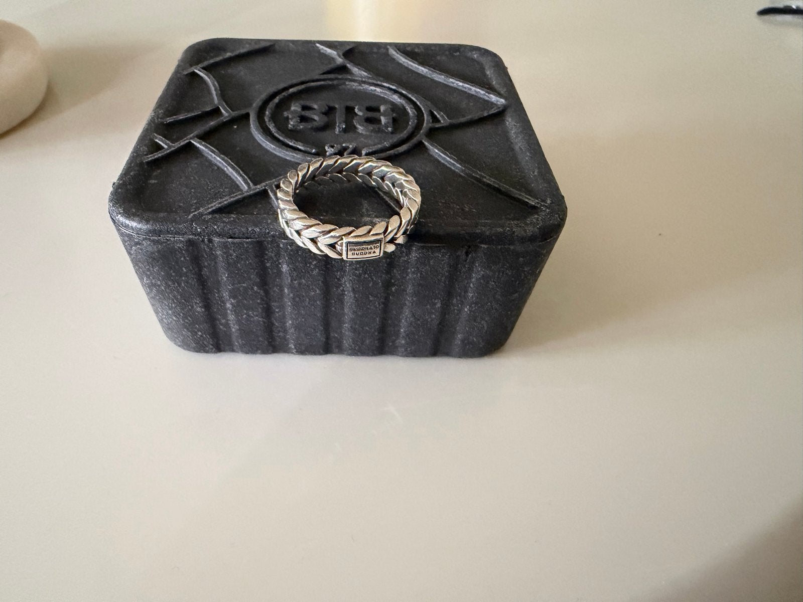 Buddha to Buddha ring maat 20 in nette staat, 20 of groter, Ophalen of Verzenden, Zo goed als nieuw, Dame of Heer