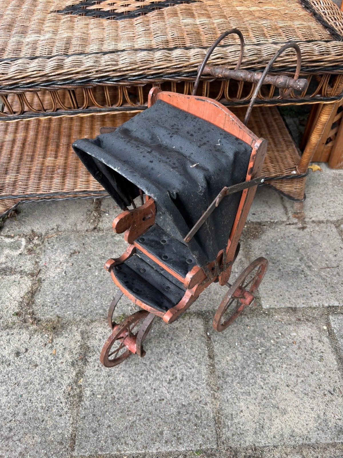 Antiek kinderwagen  brocant met houten wielen, Ophalen of Verzenden