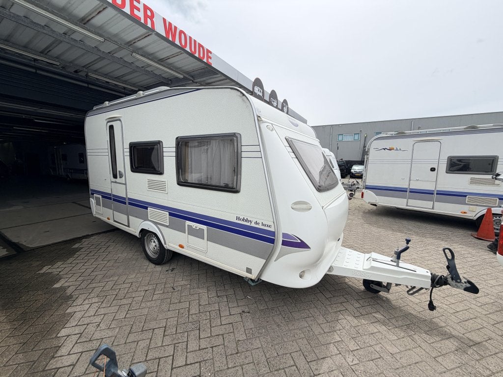 Hobby De Luxe 400 SF Voortent, Zitje Dwarsbed, Caravans en Kamperen, Caravans, Standaardzit, Hobby, Bedrijf, 750 - 1000 kg