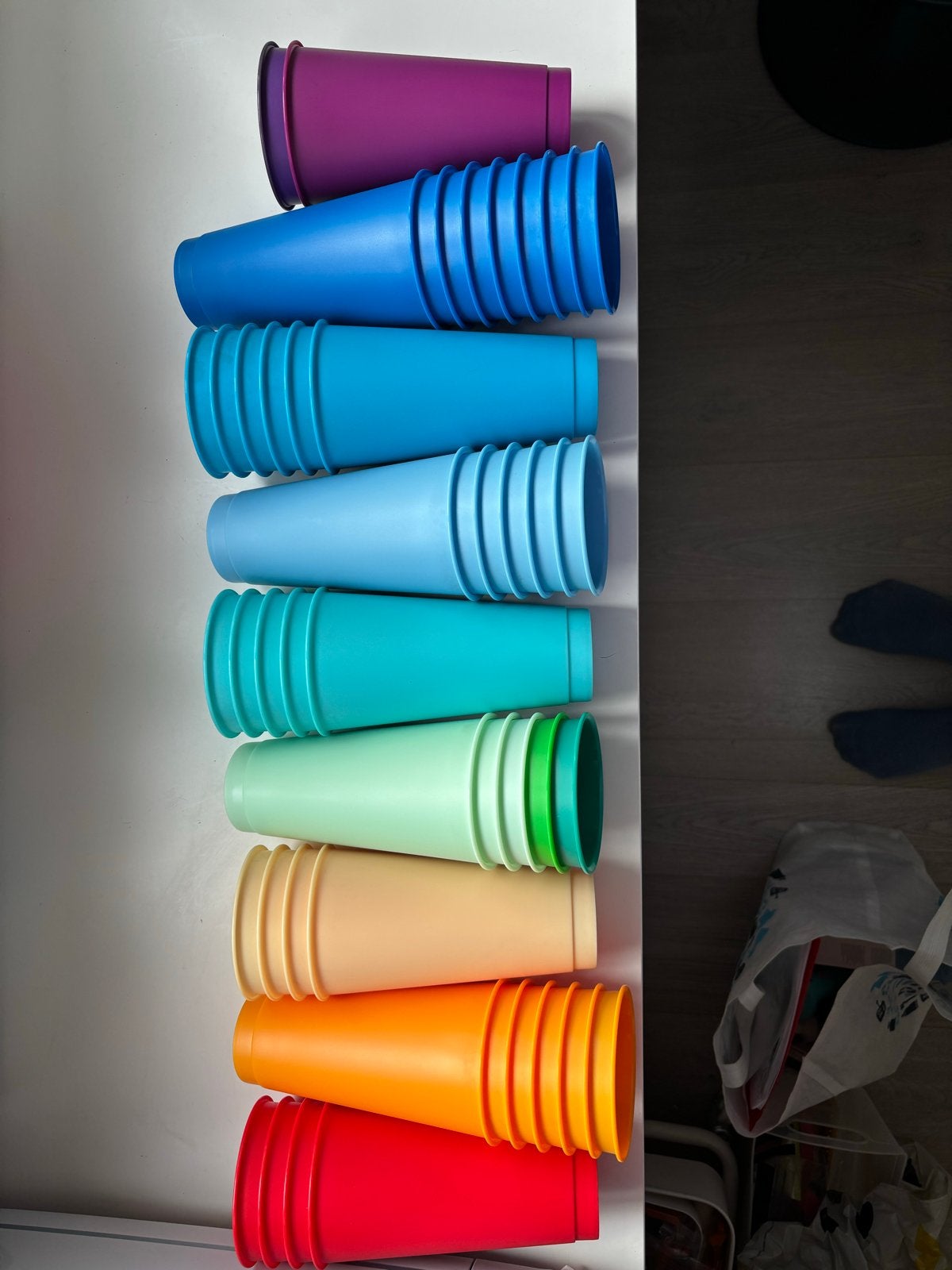 Grote aantallen 24OZ bekers met deksels en rietjes, Ophalen, Nieuw, Kunststof, Meerkleurig