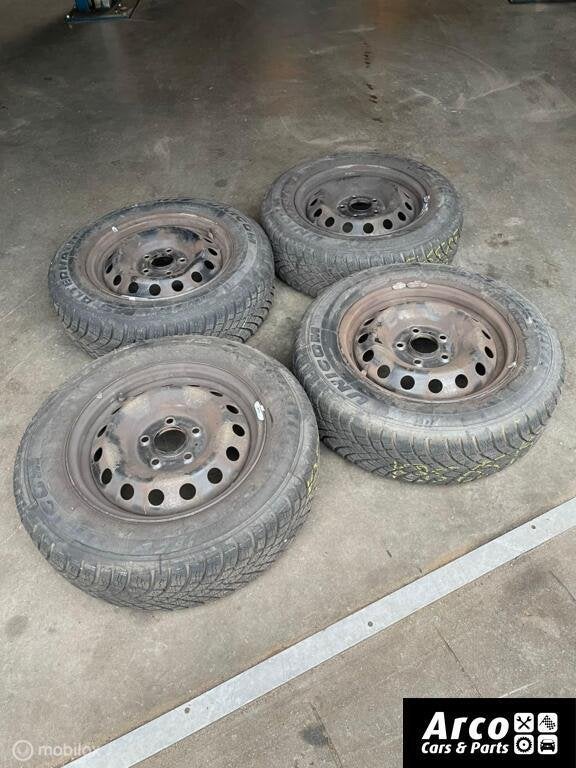 Hyundai ix20 Kia Venga Wielen Set (4) 195-65-15 2x 7mm 2x 8m, Gebruikt, 15 inch, Velg(en), Ophalen of Verzenden