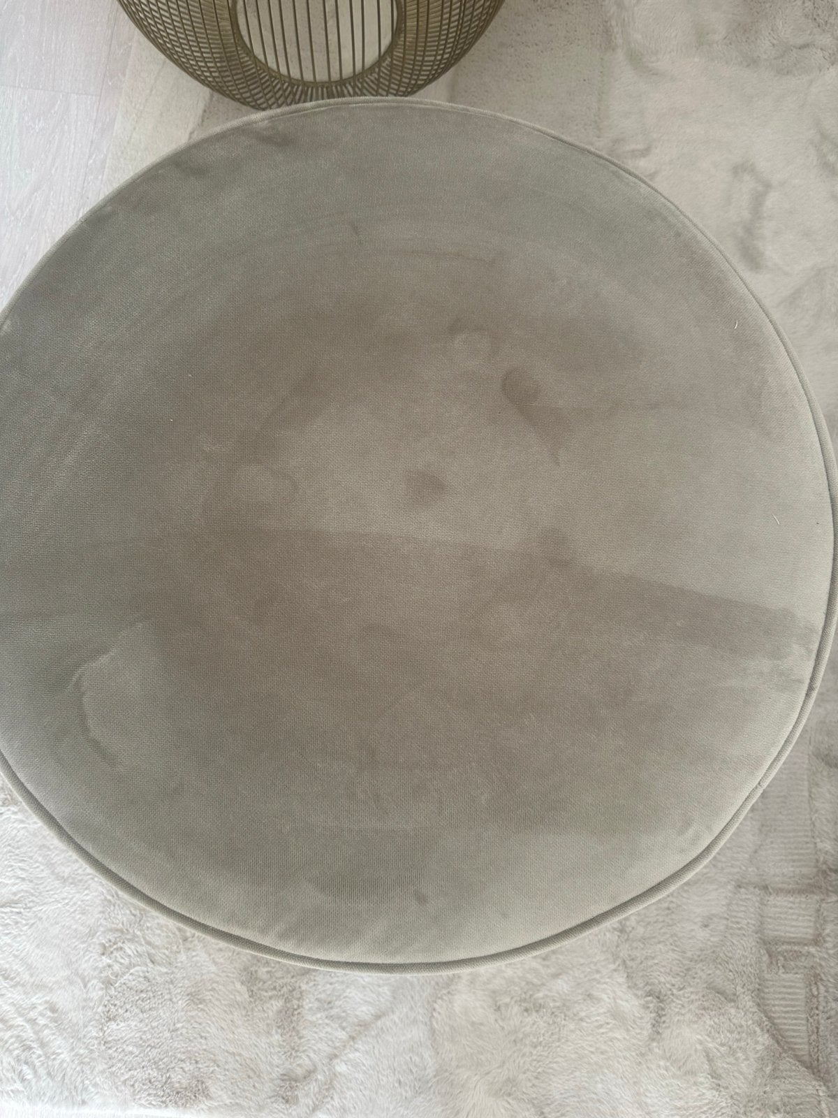 Velvet taupe poef - 60 cm doorsnede, 40 cm hoog, Ophalen of Verzenden, Zo goed als nieuw
