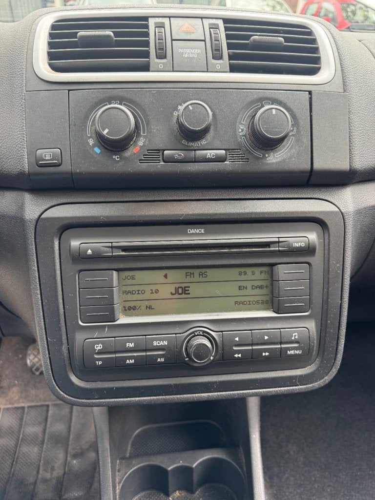 Skoda ROOMSTER 1.4-16V Ambiente AIRCO PANORAMA LMV NAP APK 9, Auto's, Voorwielaandrijving, Gebruikt, 4 cilinders, Elektrische ramen