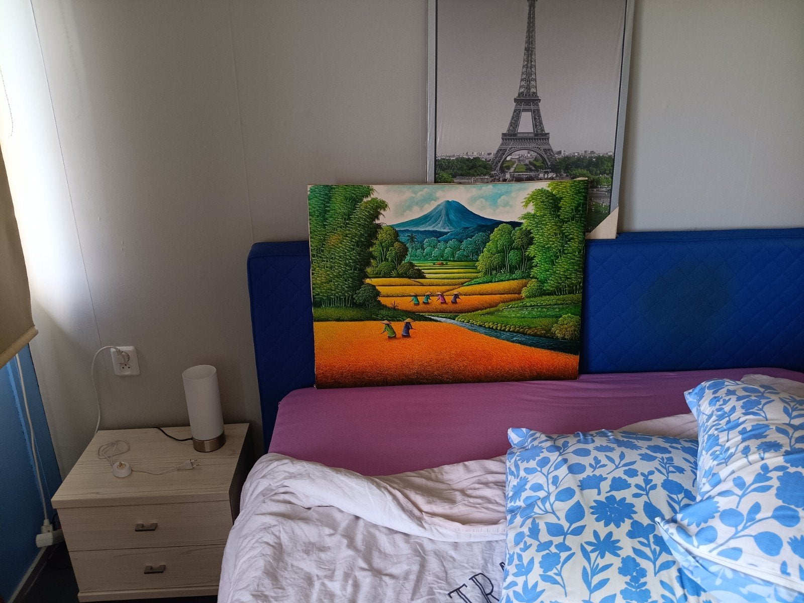 Schilderij met berglandschap en rijstvelden, Antiek en Kunst, Landschap, Handgeschilderd, Ophalen of Verzenden, Olieverf