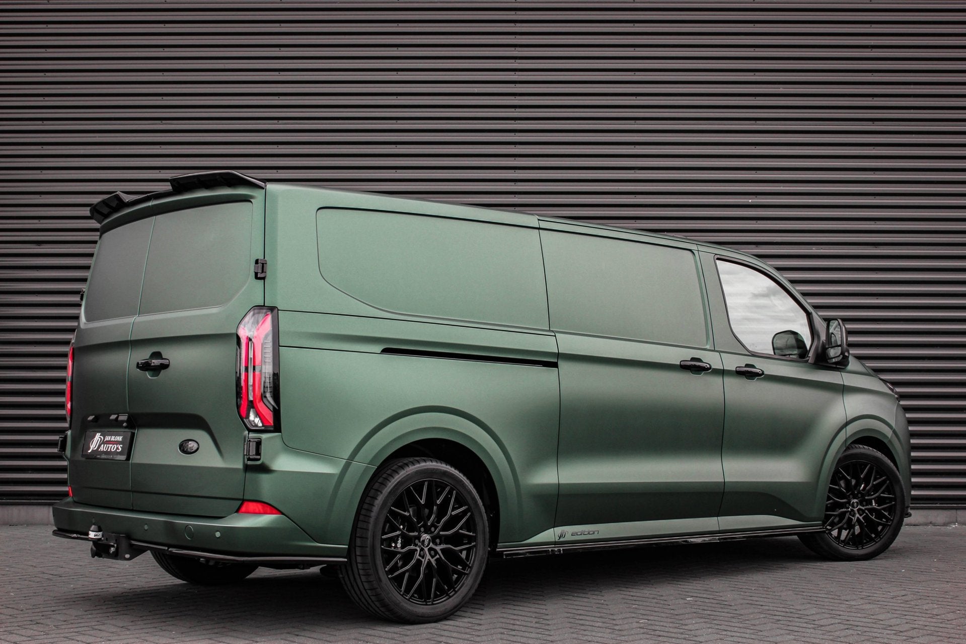 Ford E-Transit Cust. 340 L2H1 Limited 71 kWh 218PK / JB- EDI, Automaat, Dealer onderhouden, Achterwielaandrijving, Zwart