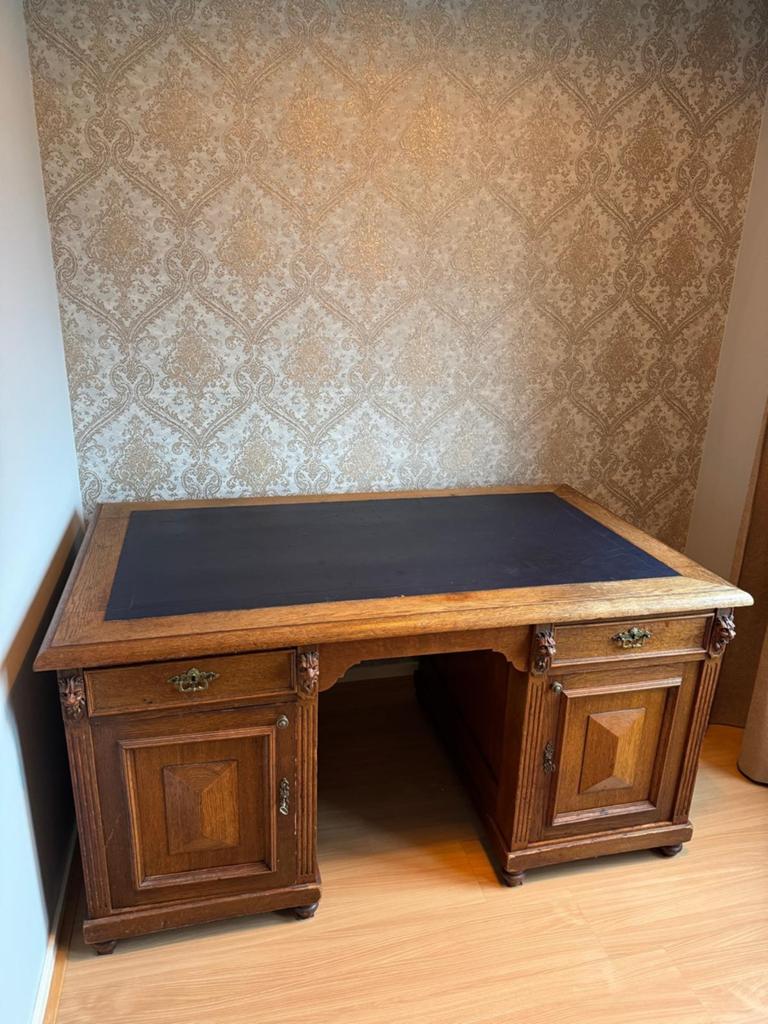 Antiek bureau, Ophalen