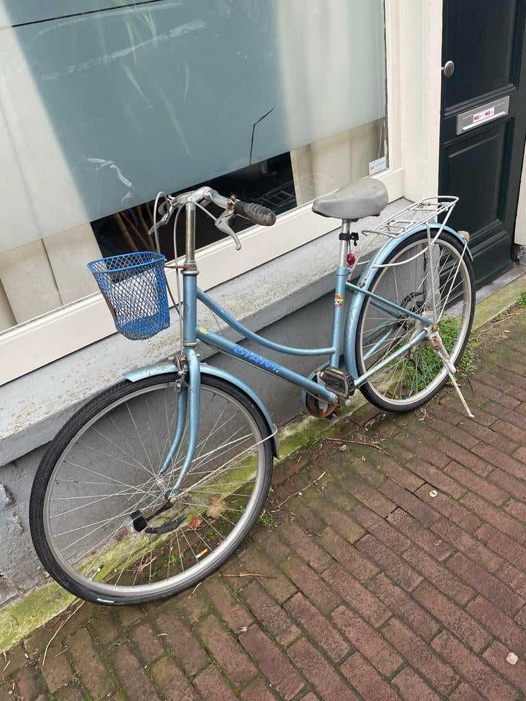 Light blue Bike/ Lichtblauwe fiets met mandje en voorremmen, Fietsen en Brommers, Fietsen | Dames | Damesfietsen, Ophalen, Gebruikt